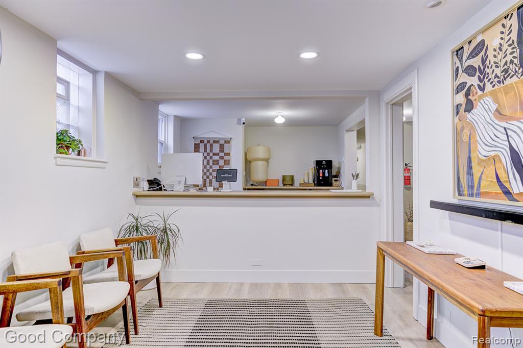 8750 W 9 Mile Road, Oak Park, MI 48237 — Photo 5