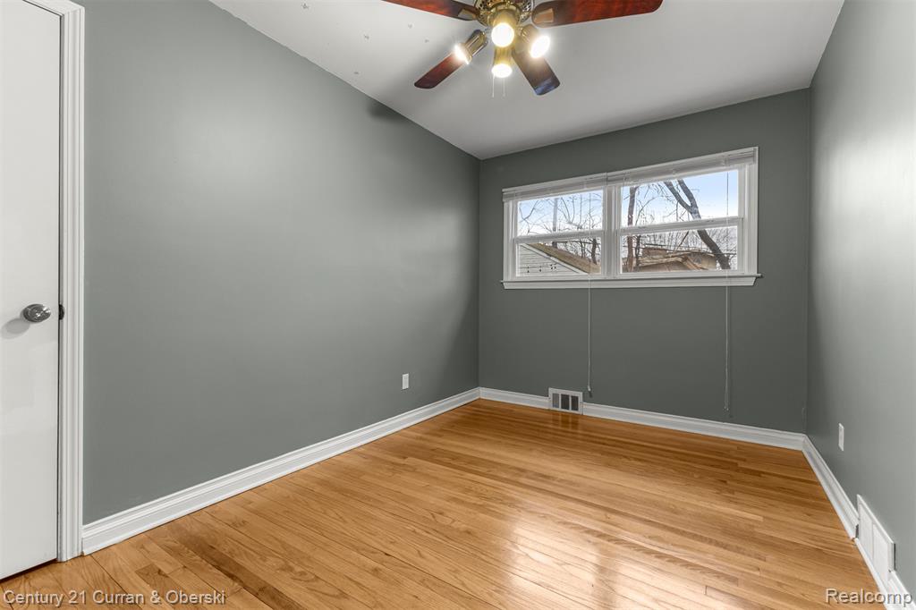 304 Draper Avenue, Pontiac, MI 48341 — Photo 16