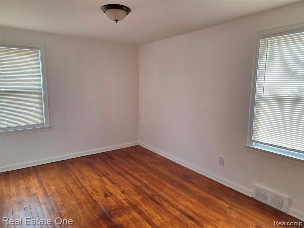 8042 Hartwell Street, Detroit, MI 48228 — Photo 30