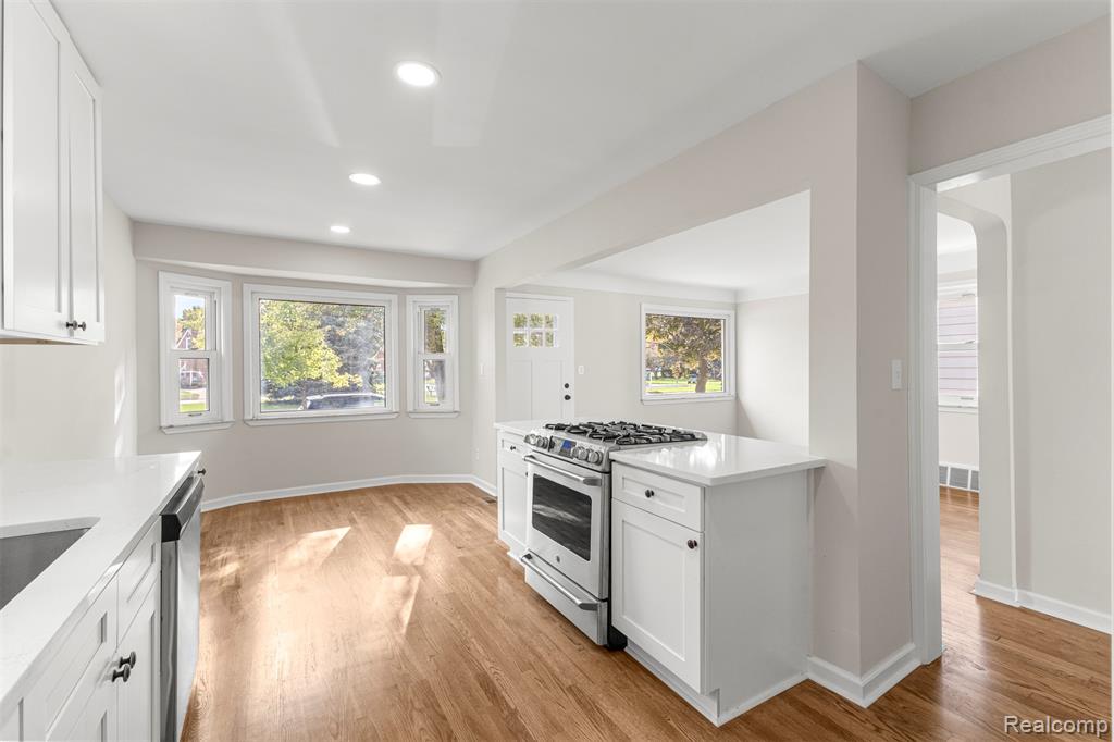 9306 Melbourne Avenue, Allen Park, MI 48101 — Photo 16
