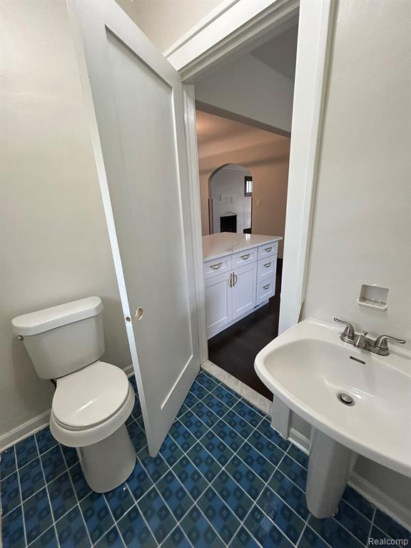 425 W Iroquois Road, Pontiac, MI 48341 — Photo 18