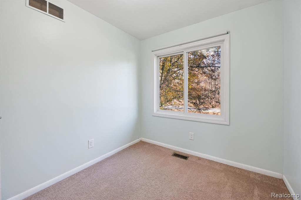 18777 Martinsville Road, Belleville, MI 48111 — Photo 26
