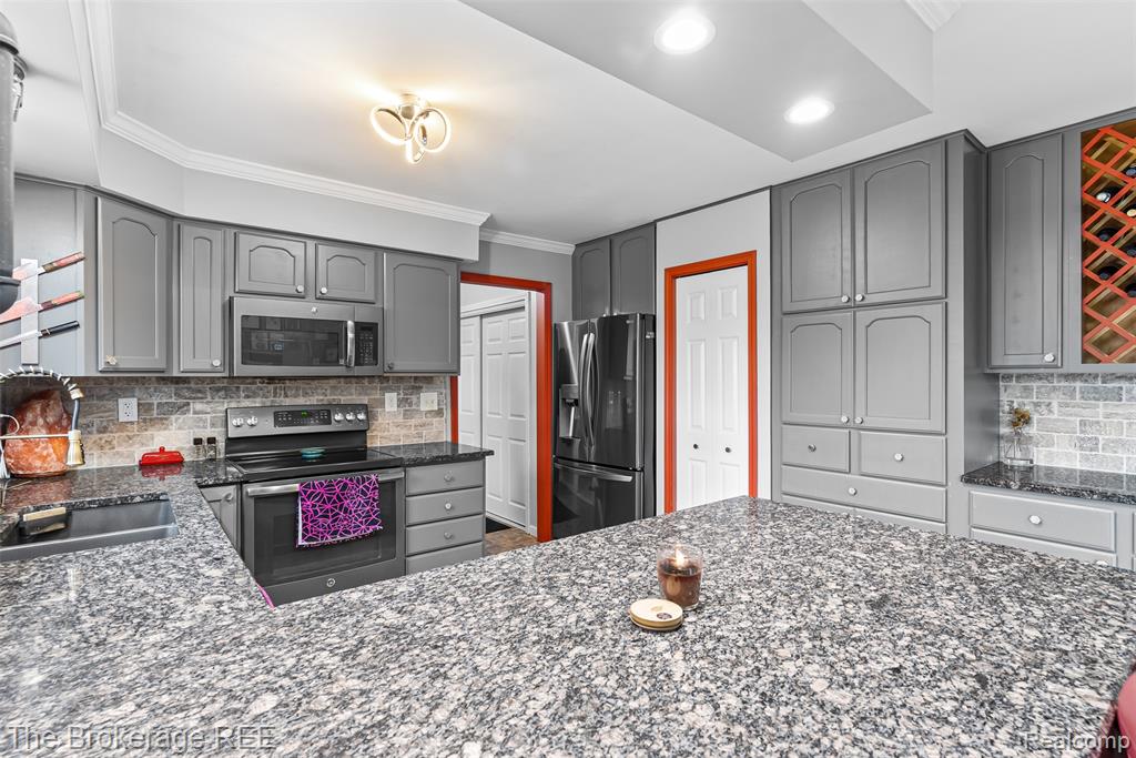 5950 Carscadden Way, Highland, MI — Photo 17