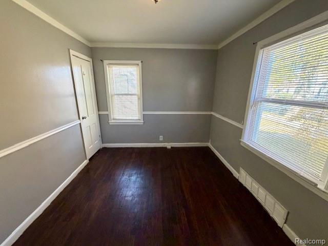 18808 Kingsville Street, Harper Woods, MI 48225 — Photo 11