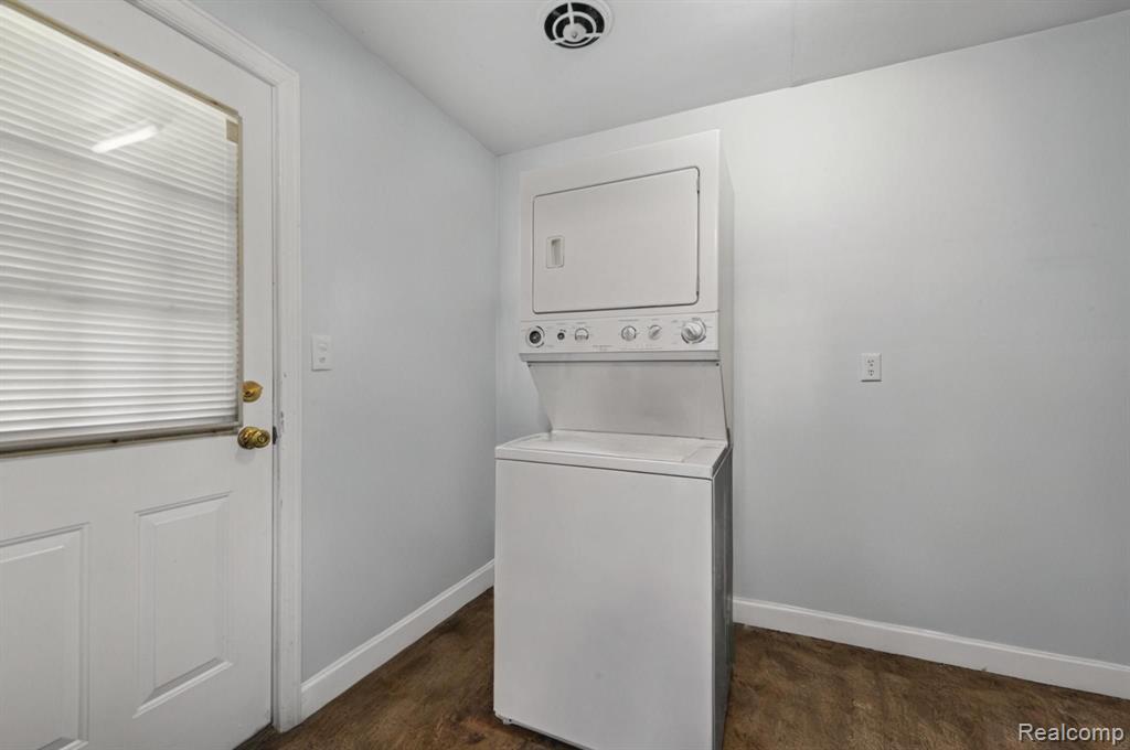 5759 Deering Street, Garden City, MI — Photo 11