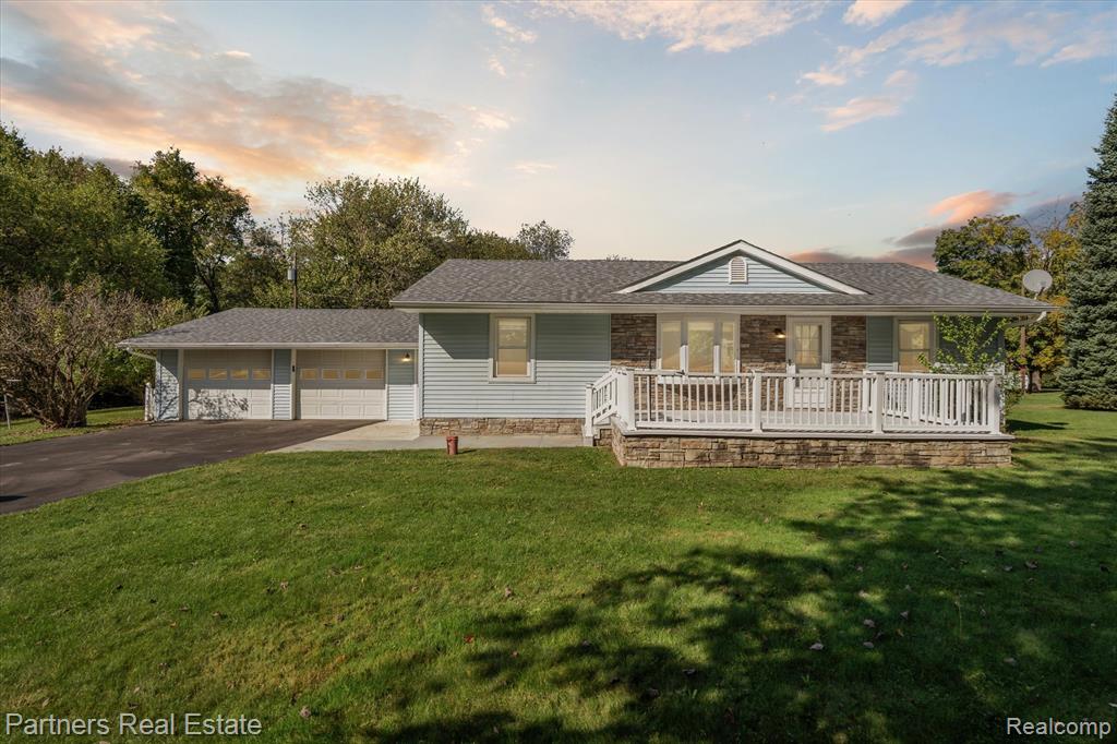 6505 Strawberry Lake Road, Hamburg, MI — front exterior