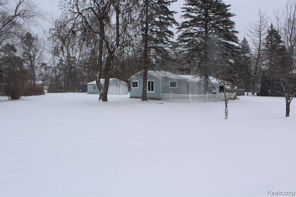 896 Grace Avenue, Rochester Hills, MI 48307 — Photo 21