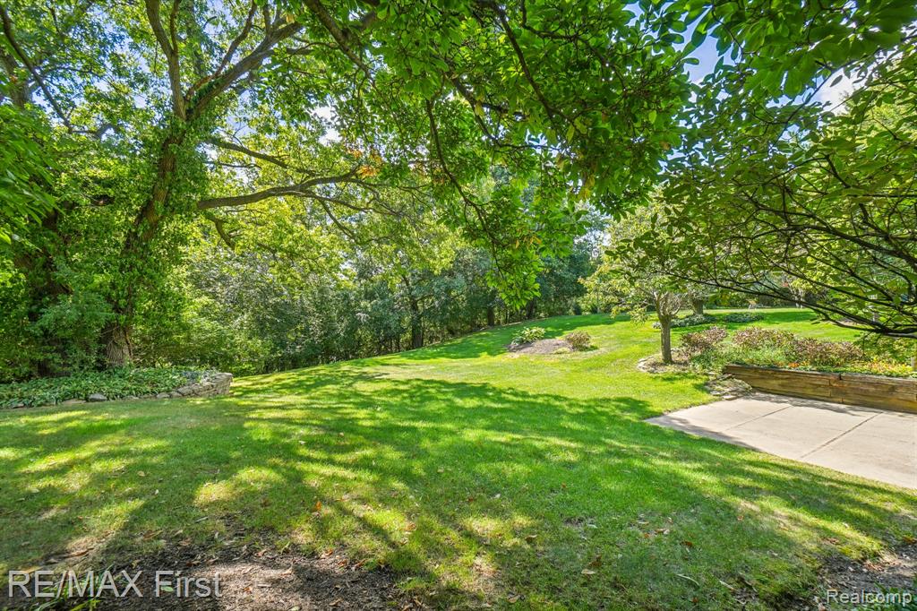 4415 Chisholm Trail, Bloomfield Hills, MI 48301 — Photo 50