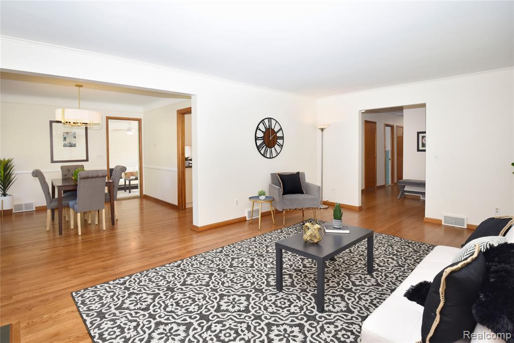 18146 Riverside Drive, Beverly Hills, MI 48025 — Photo 4