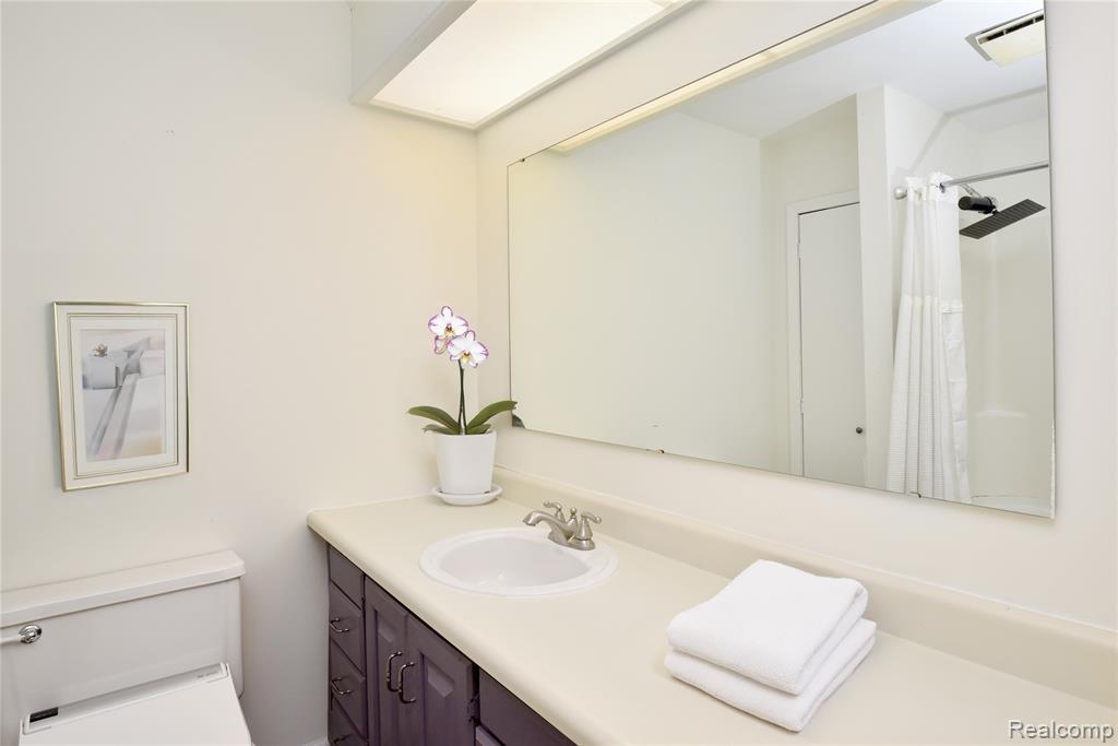 5596 Beauchamp Place, West Bloomfield, MI — Photo 17