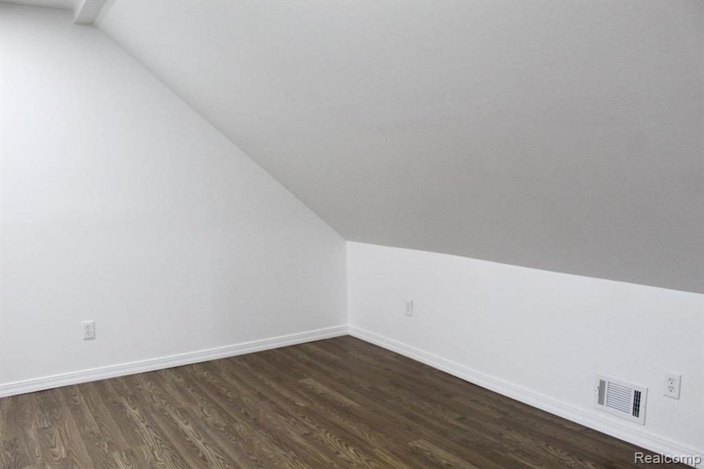 9836 Dequindre Street, Hamtramck, MI 48212 — Photo 16