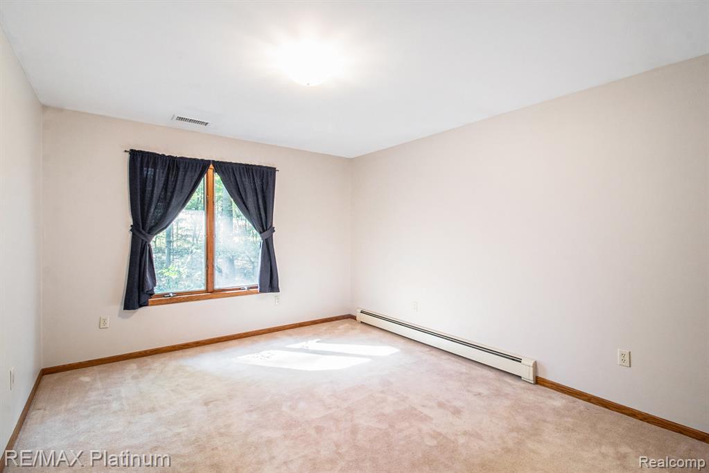 4352 Fenton Road, Hartland, MI 48353 — Photo 18