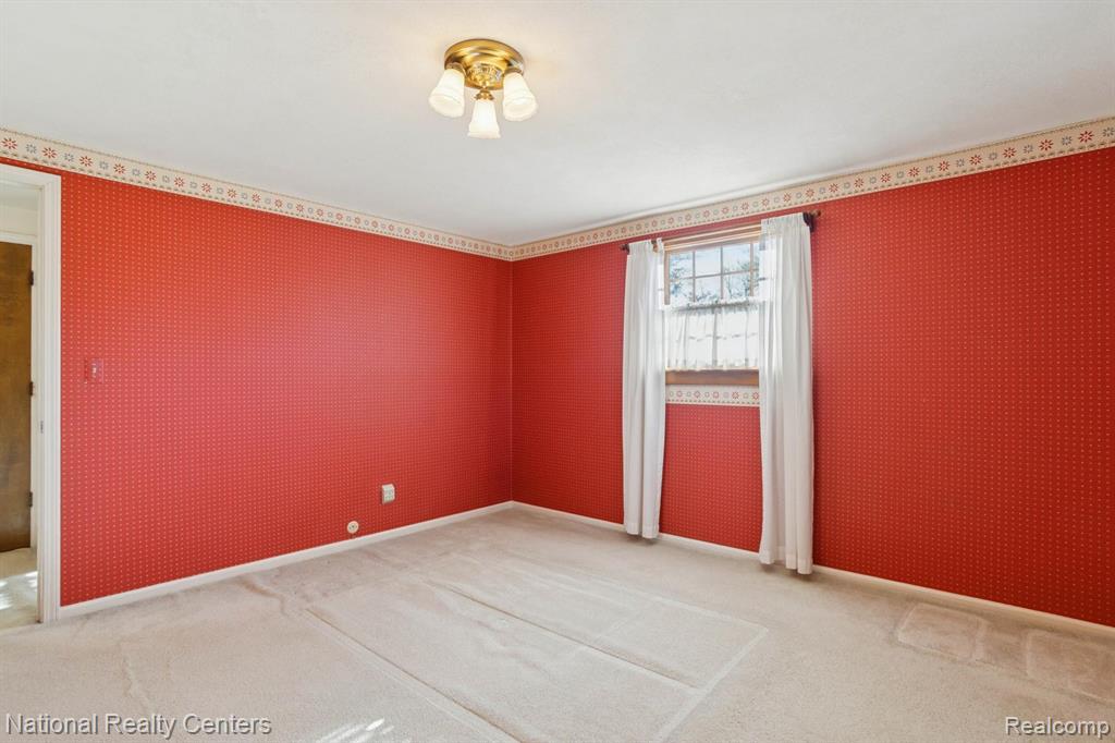 5621 Eastman Boulevard, West Bloomfield, MI 48323 — Photo 25