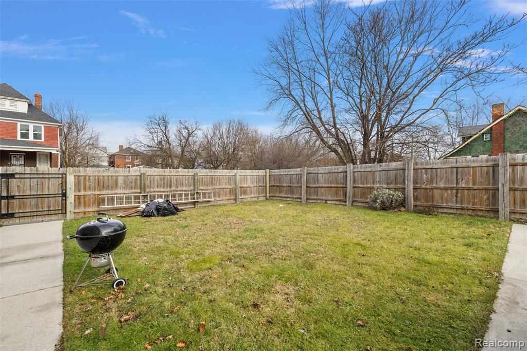 8528 Woodrow Wilson Street, Detroit, MI 48206 — Photo 14