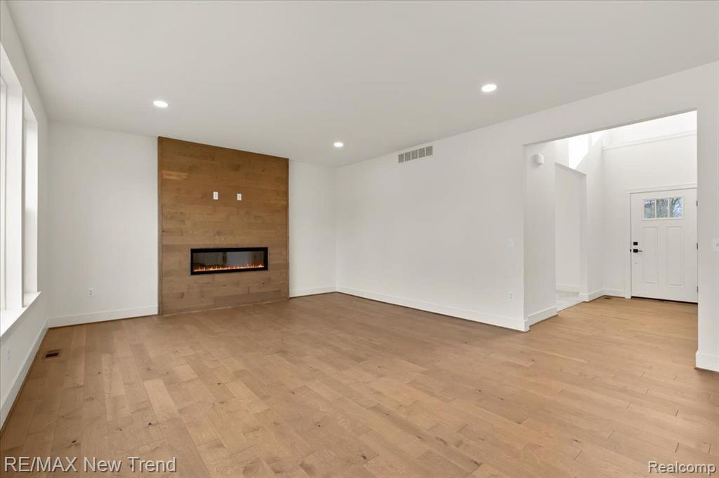 6515 CAMBRIDGE Circle, Clarkston, MI — Photo 5