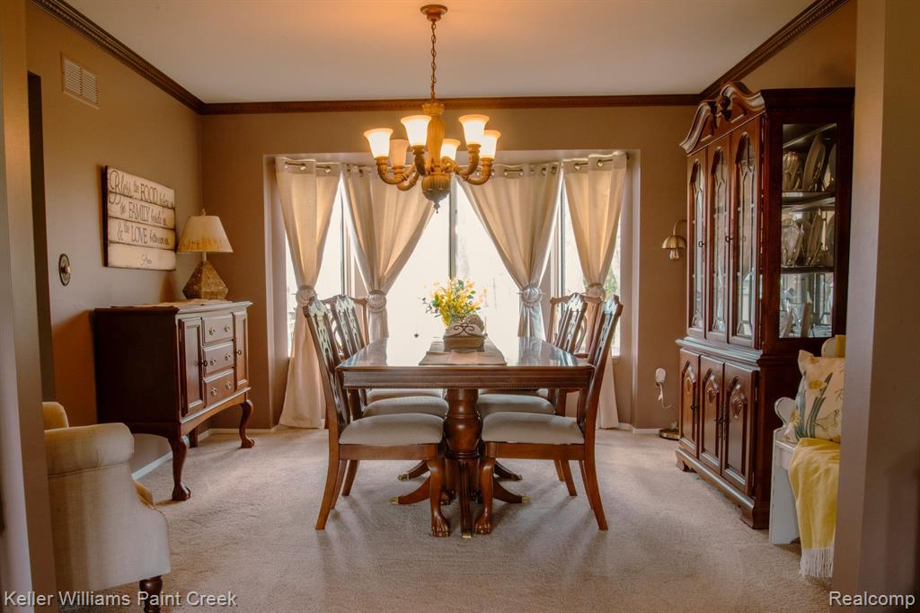 401 PINEHURST Drive, Rochester Hills, MI 48309 — Photo 8