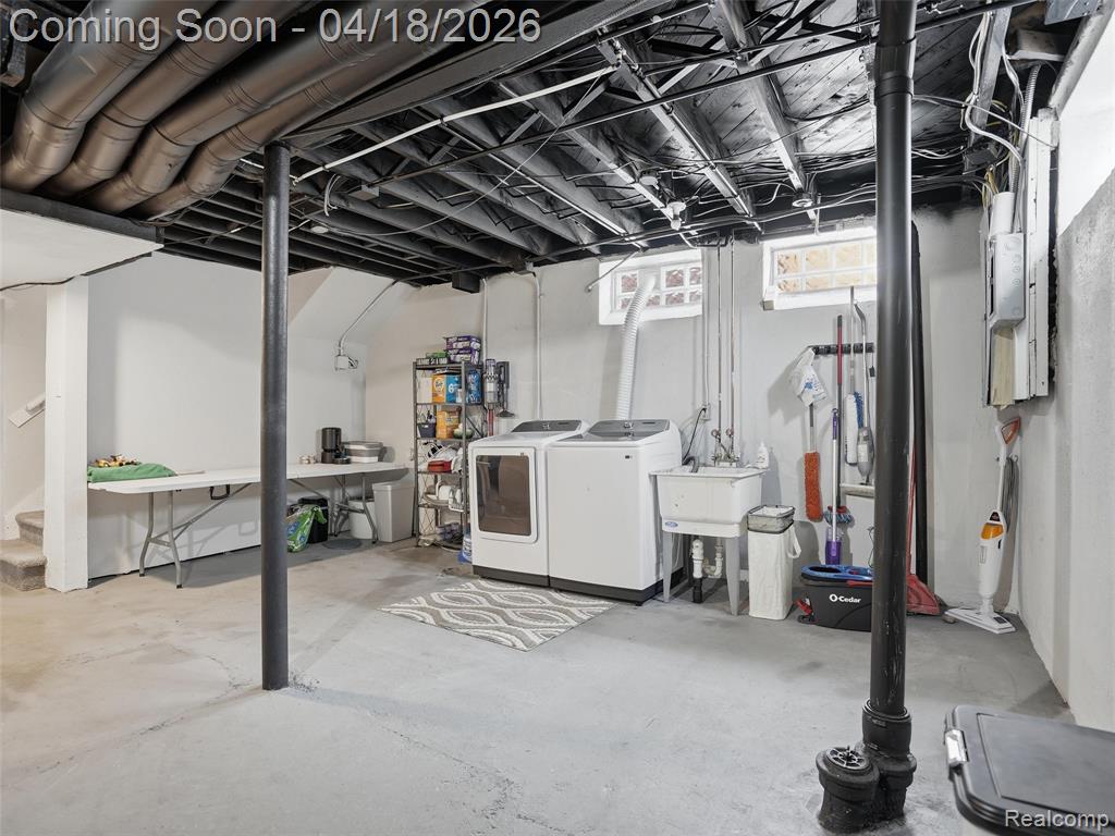 18043 Wisconsin Street, Detroit, MI 48221 — Photo 30