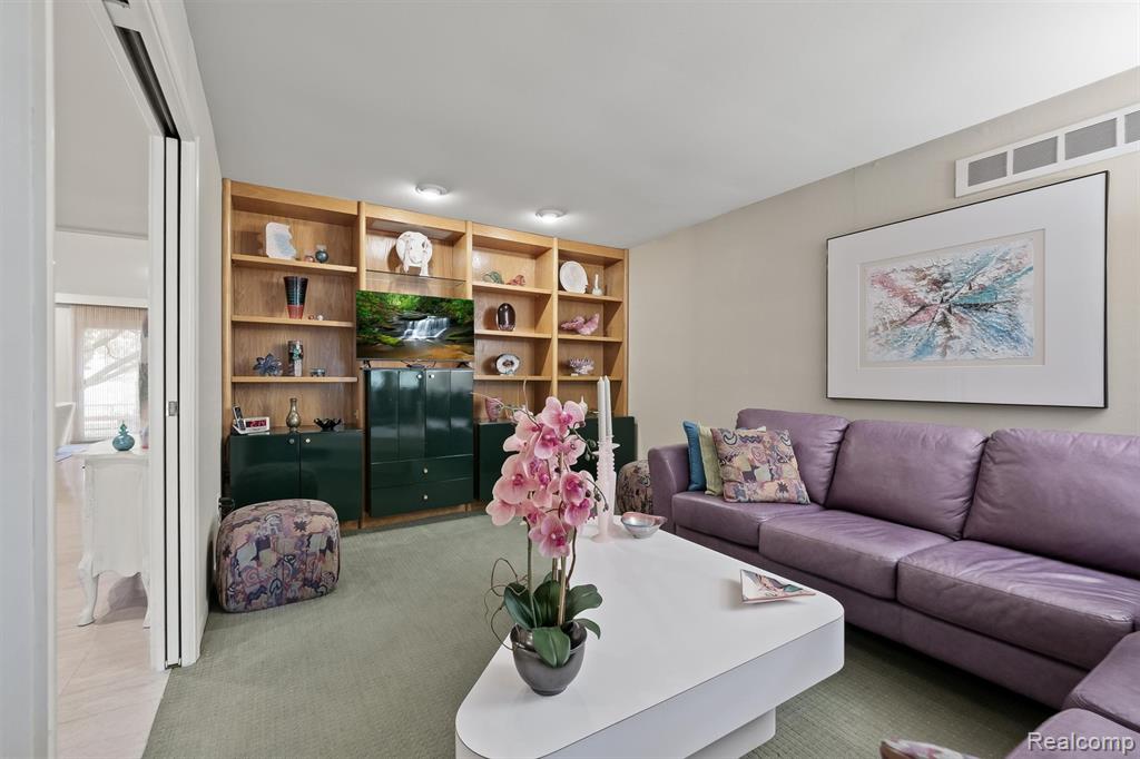 5129 Woodlands Lane, Bloomfield Hills, MI 48302 — Photo 25