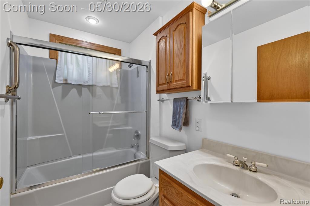 721 Robbinann Drive, Waterford, MI 48328 — Photo 23