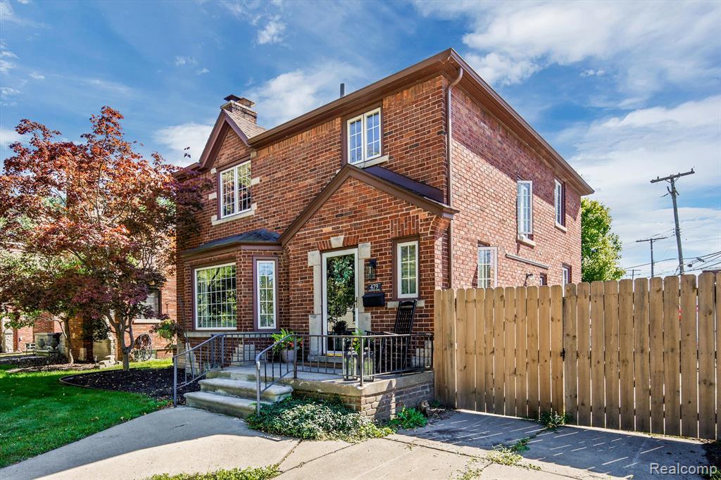 479 CLOVERLY Road, Grosse Pointe Farms, MI 48236 — Photo 3