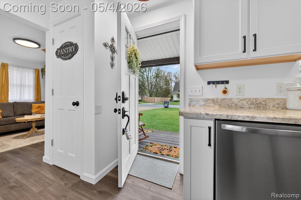 107 S Lester Street, Capac, MI 48014 — Photo 6