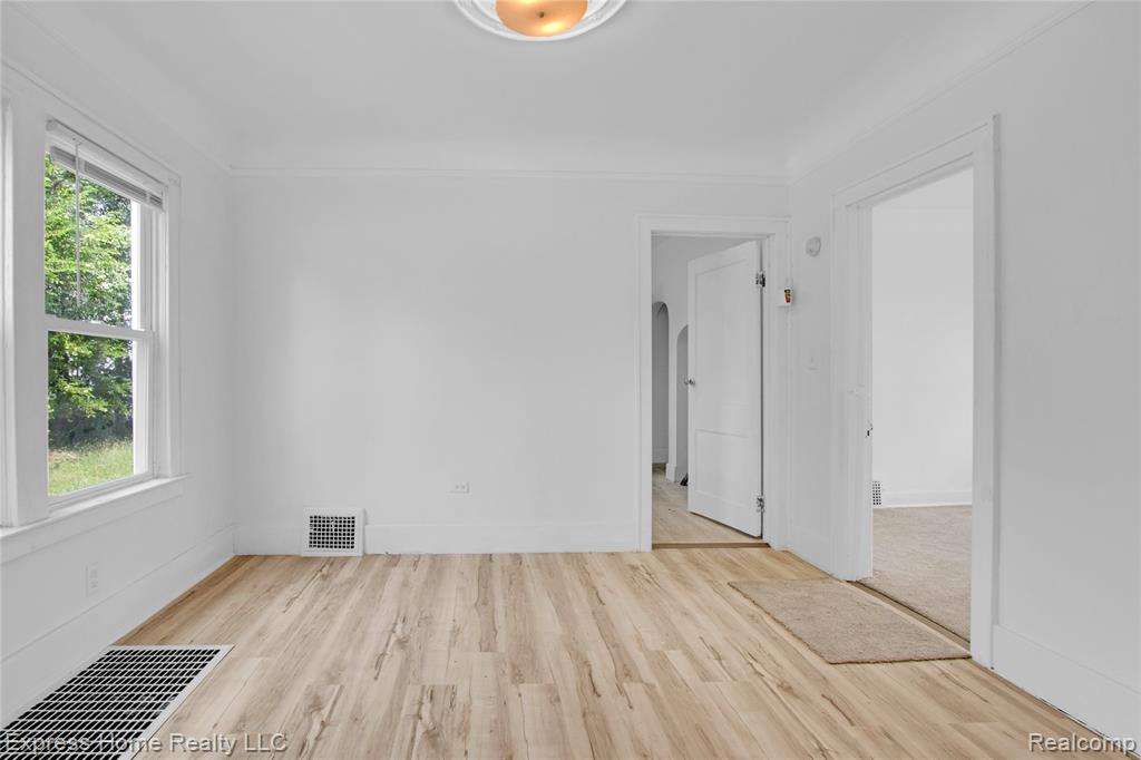 13484 Maine Street, Hamtramck, MI 48212 — Photo 8