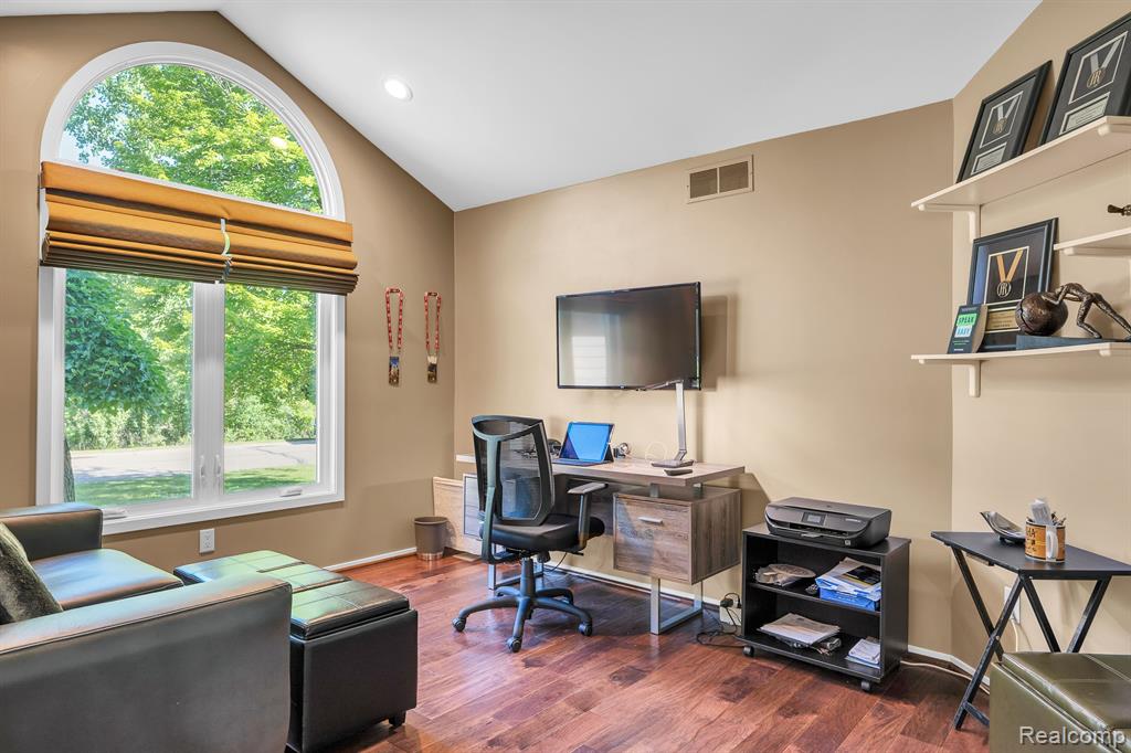5039 LAGOONS Circle S, West Bloomfield, MI 48323 — Photo 11