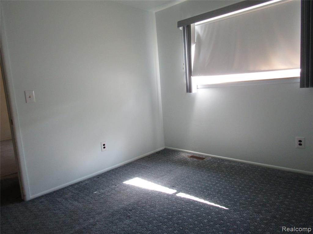 8160 Fenton, Dearborn Heights, MI 48127 — Photo 16