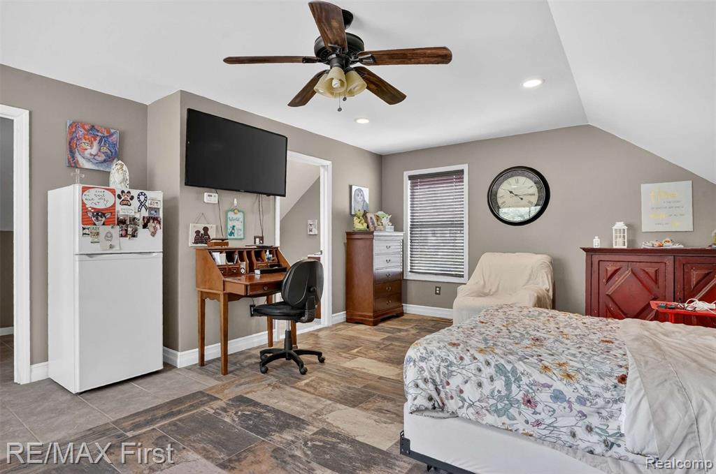 803 W University Drive, Rochester, MI 48307 — Photo 26