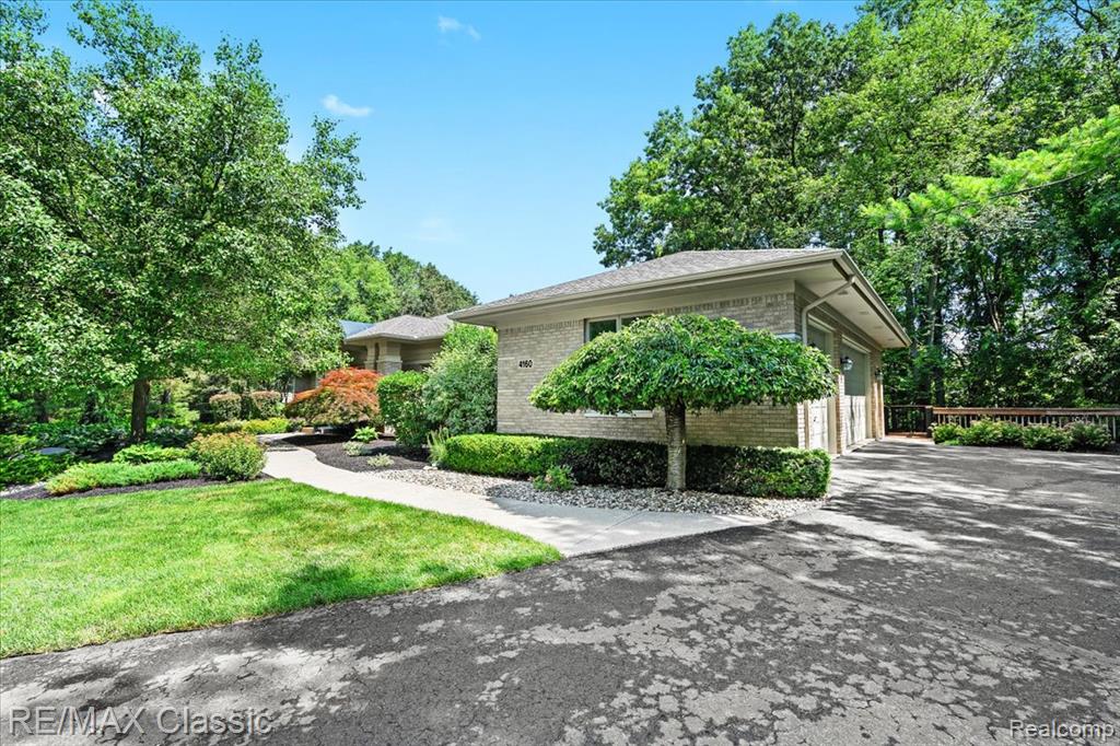 4160 Rolling Pines Court, Commerce Twp, MI 48382 — Photo 5