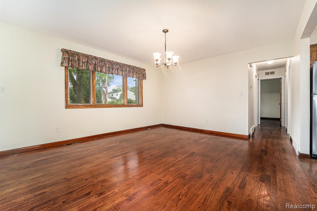 8231 Doncaster Drive, Sterling Heights, MI 48312 — Photo 7