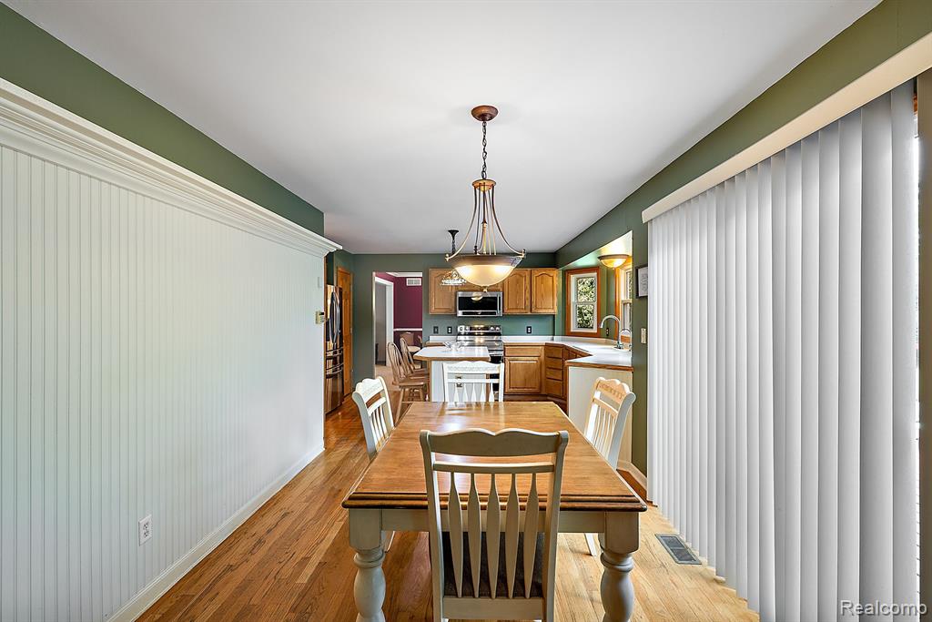 10161 LONGFORD Drive, South Lyon, MI 48178 — Photo 45