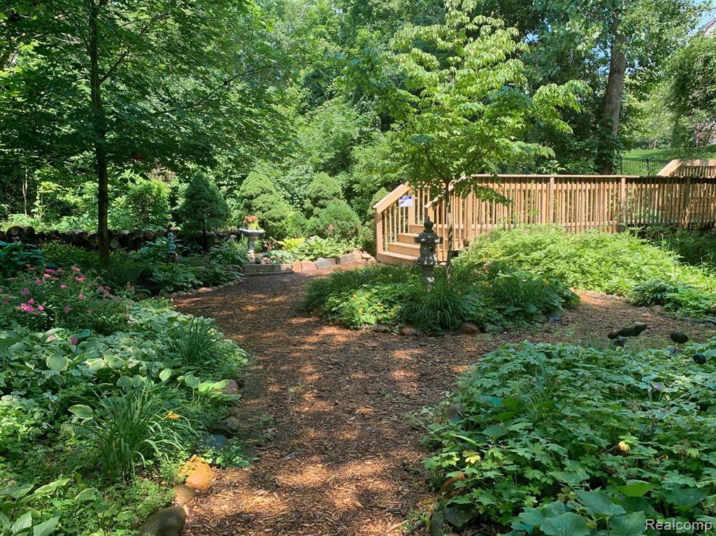 39516 ROCKCREST Lane, Northville, MI 48168 — Photo 33