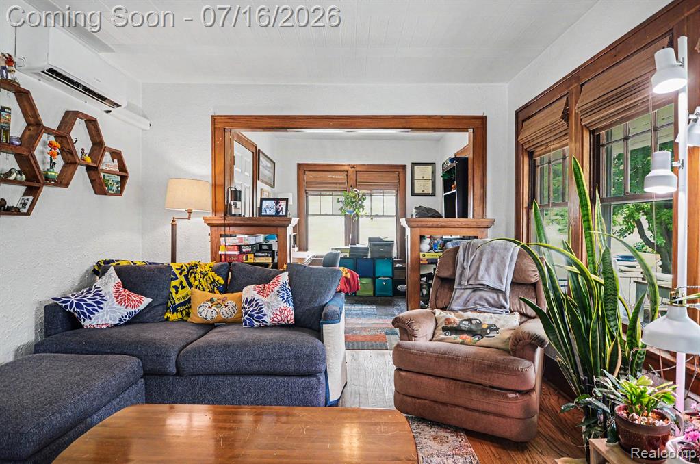 440 W Saratoga Street, Ferndale, MI 48220 — Photo 9
