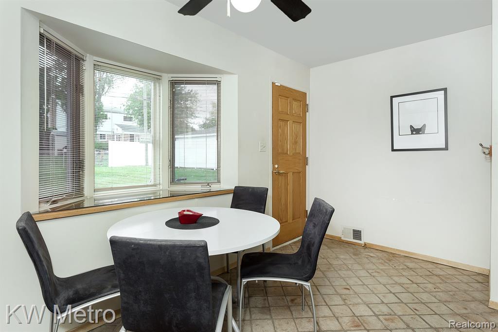 431 KINROSS Avenue, Clawson, MI — Photo 9