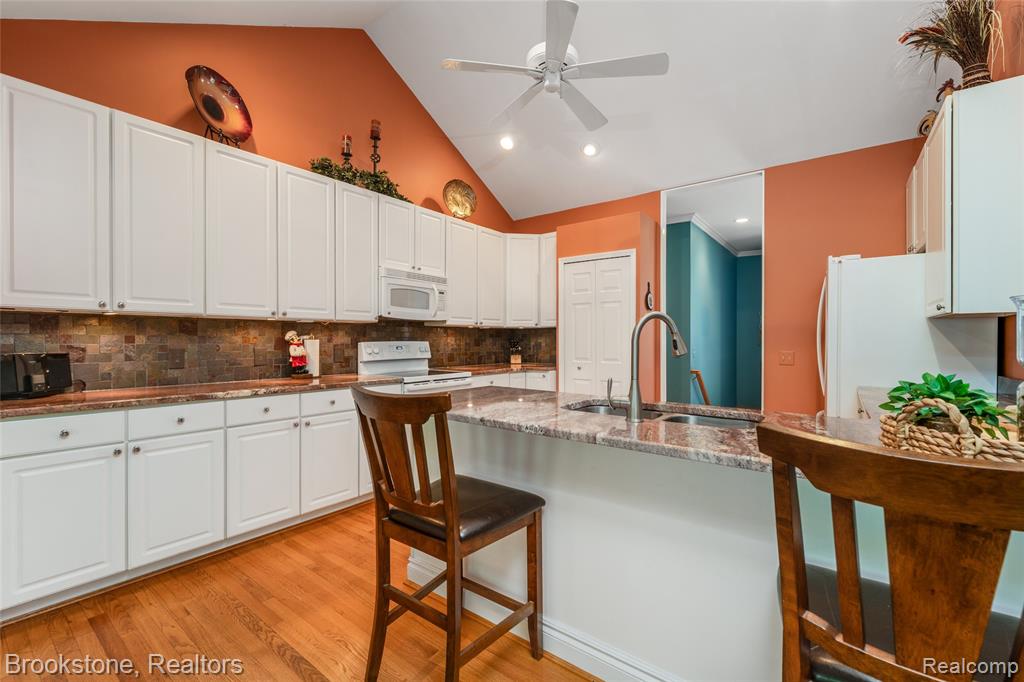 970 Moldovia Drive, White Lake, MI — Photo 12