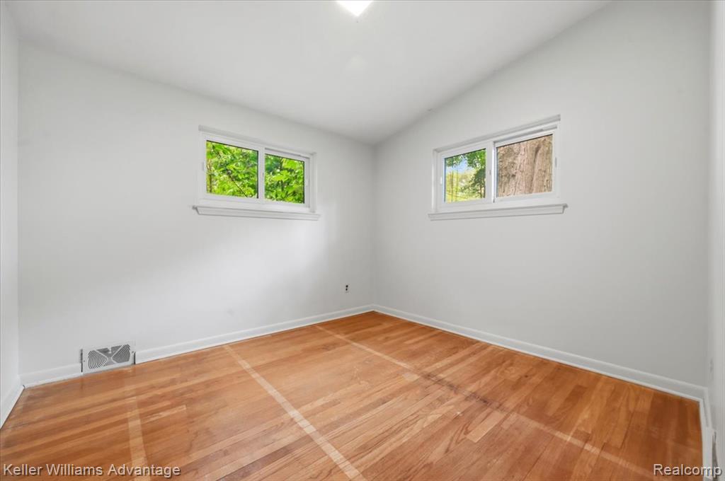 52433 Ihla Street, Utica, MI 48316 — Photo 19