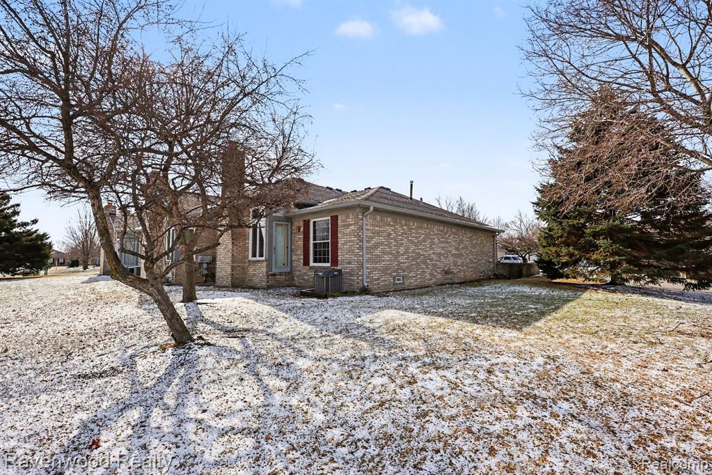 48588 Hudson Bay Court, 116, Shelby Twp, MI 48315 — Photo 31