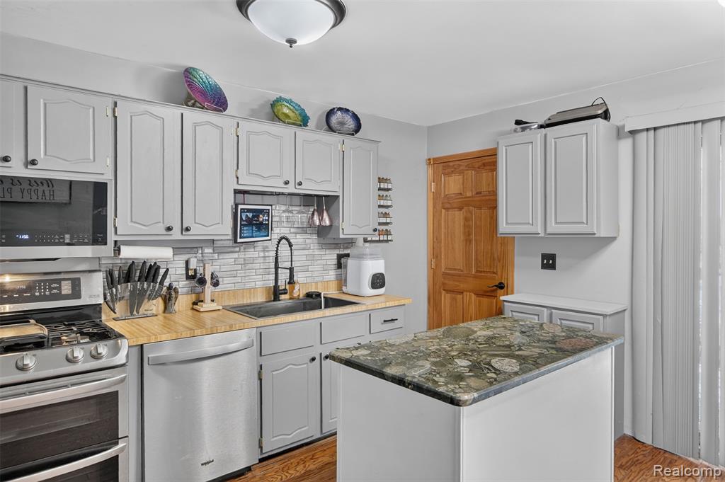 44100 Somerset Square, Canton, MI 48187 — Photo 17