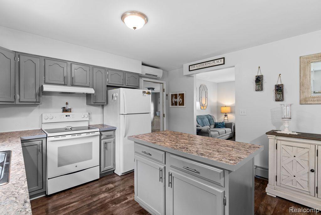 19354 BUECHE Road, New Lothrop, MI 48460 — Photo 14