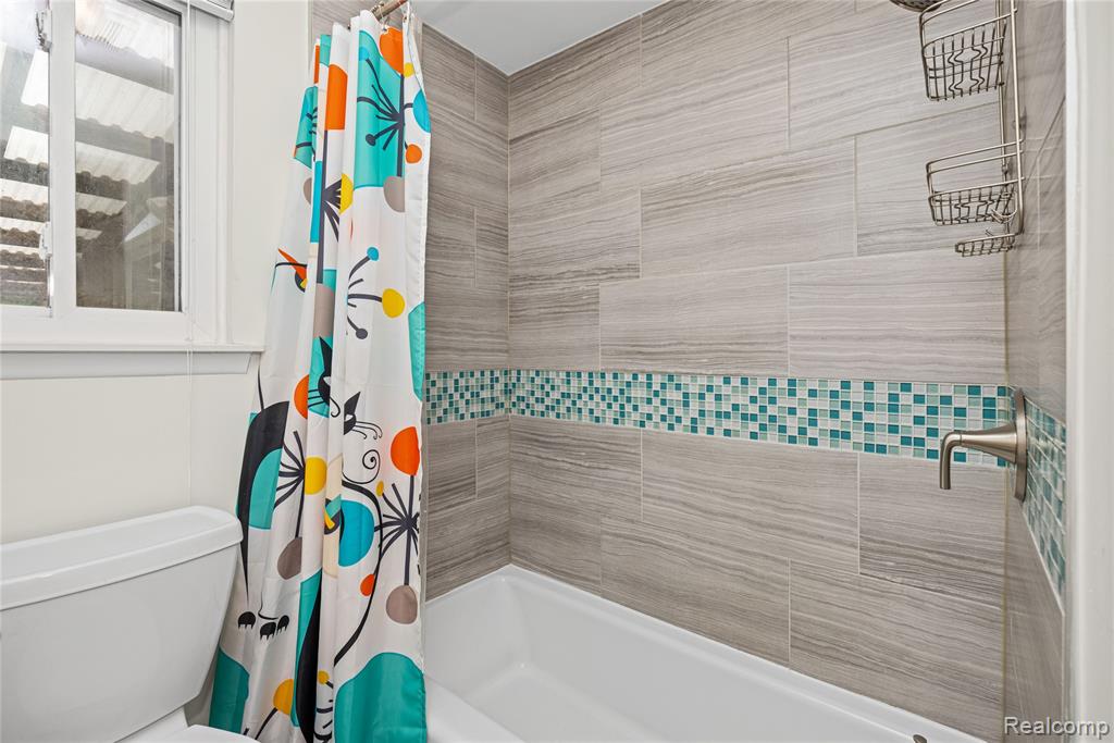39619 Peters Drive, Canton, MI 48187 — Photo 32