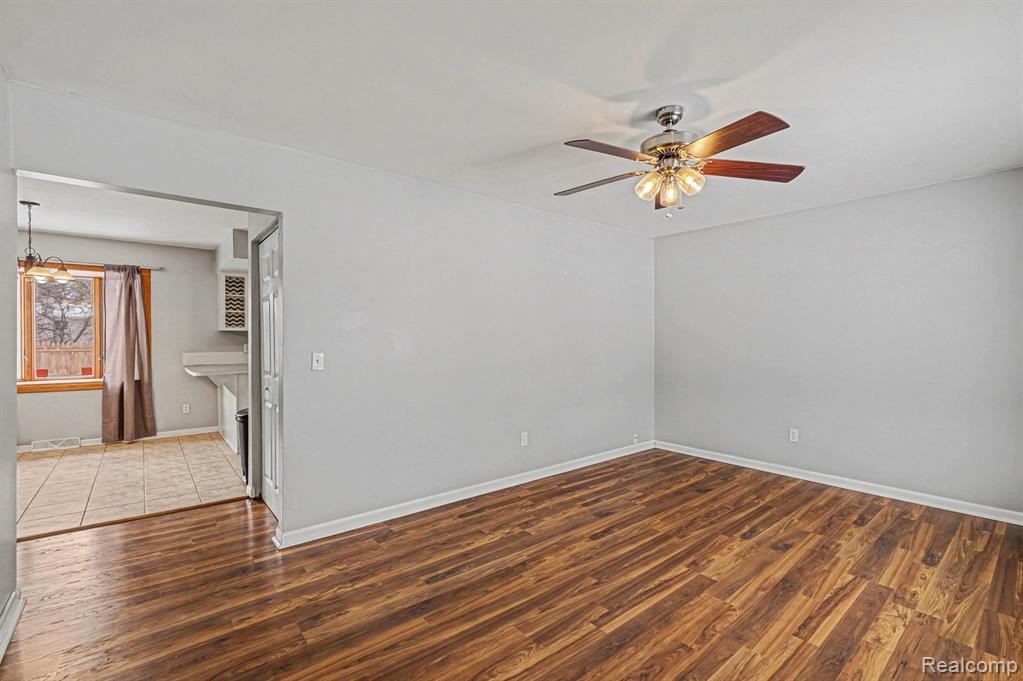 4362 Meadowlark Drive, Grand Blanc, MI 48439 — Photo 3