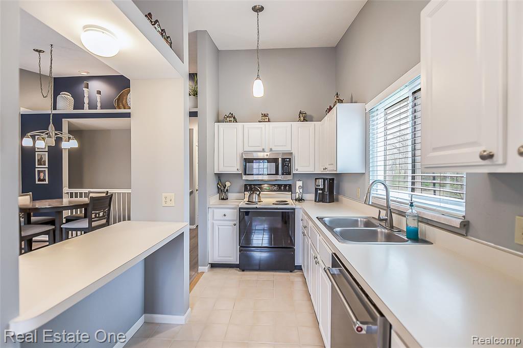 62511 Raleigh Court, 6, South Lyon, MI 48178 — Photo 8