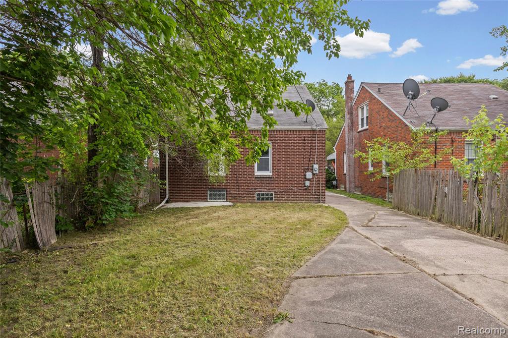 11817 Riad Street, Detroit, MI 48224 — Photo 38