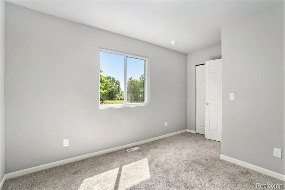 4421 Springmeadow Court, Burton, MI 48519 — Photo 21