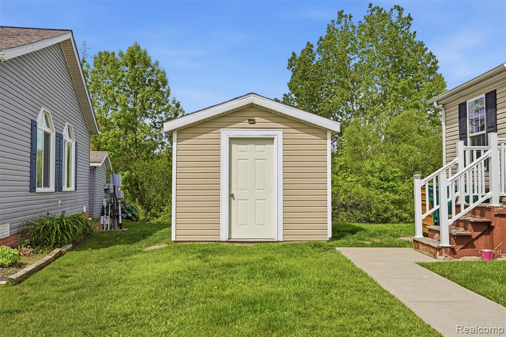 11006 Wood Run Circle, South Lyon, MI 48178 — Photo 18