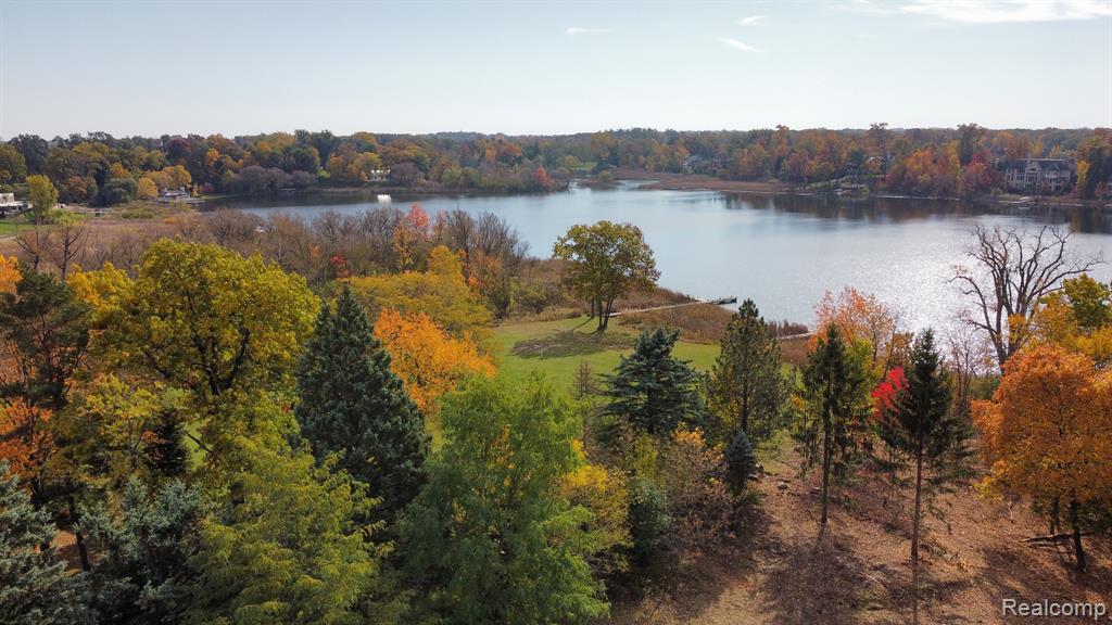 2717 TURTLE SHORES Drive, Bloomfield Hills, MI 48302 — Photo 13