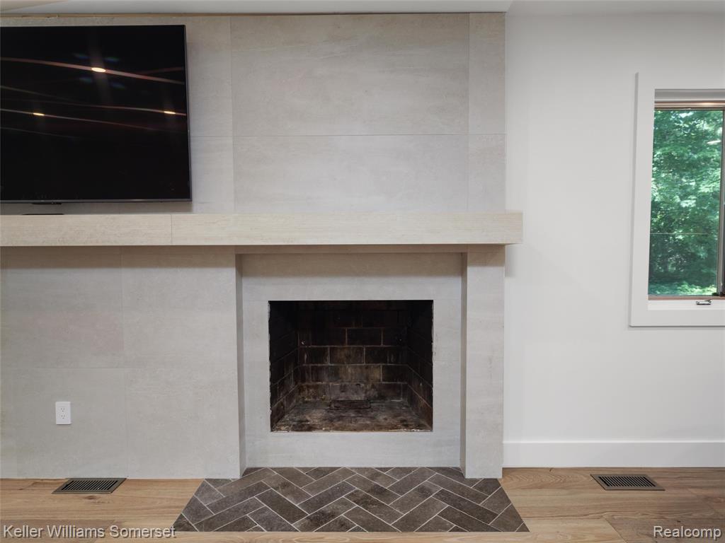 29523 Ravenscroft Street, Farmington, MI 48331 — Photo 20