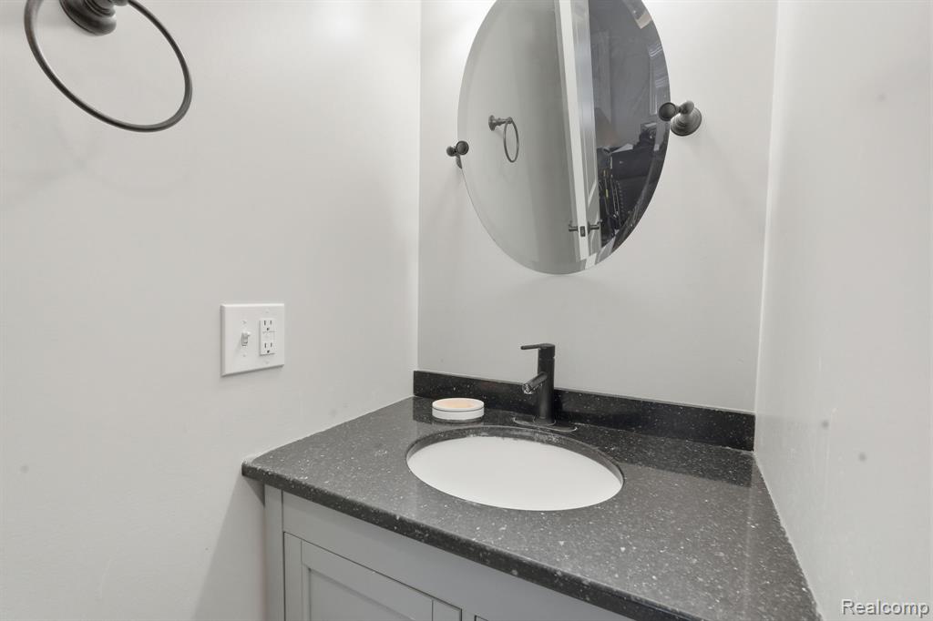 37752 Huron Pointe Drive, Harrison Township, MI — Photo 10