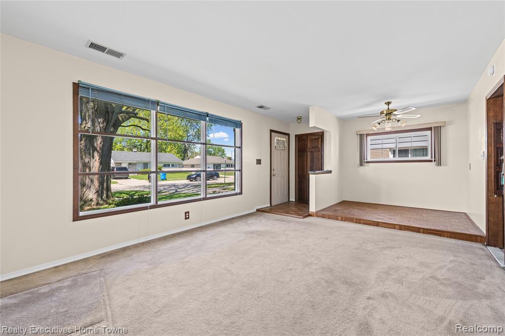 25520 Miracle Drive, Madison Heights, MI 48071 — Photo 11